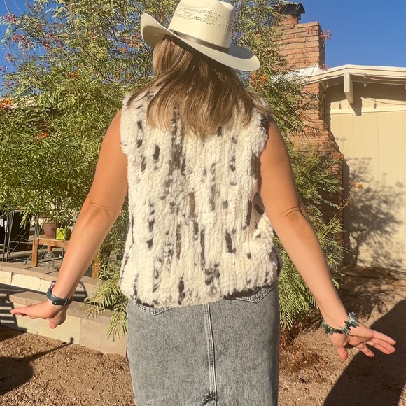 🐰 VTG Handmade Rabbit Fur Vest - Picture 5 of 12